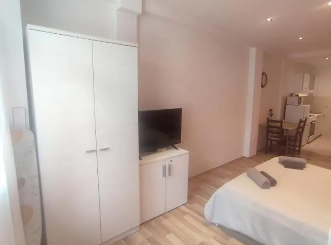 Apartment Deni 10 *