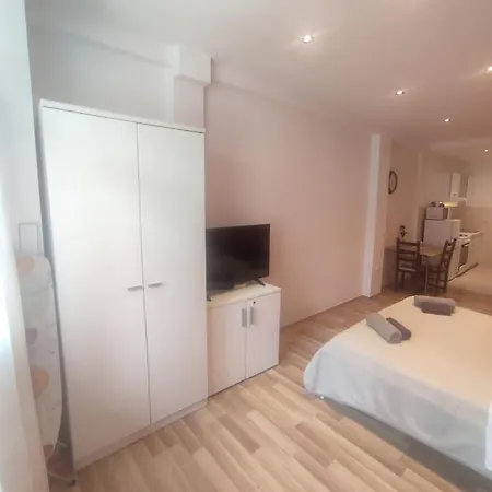 Apartamento Deni 10 *